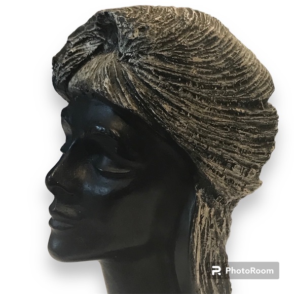 *Vintage* Designs by Frank Schirman “Serenity” Statue - Hawaii - Picture 7 of 10